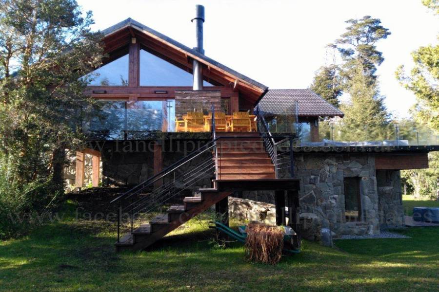 Villa La Angostura,Neuquén,Argentina,4 Bedrooms Bedrooms,5 BathroomsBathrooms,Casas,5250