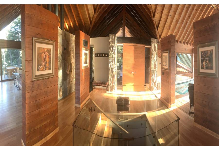 Villa La Angostura,Neuquén,Argentina,4 Bedrooms Bedrooms,5 BathroomsBathrooms,Casas,5250