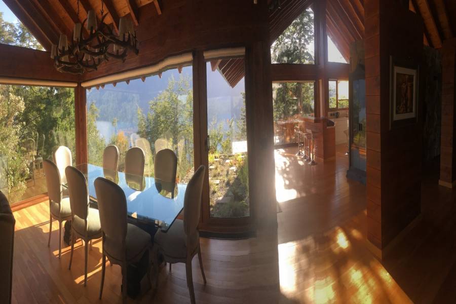 Villa La Angostura,Neuquén,Argentina,4 Bedrooms Bedrooms,5 BathroomsBathrooms,Casas,5250