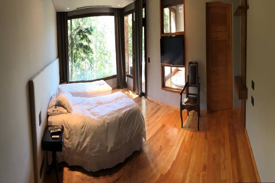 Villa La Angostura,Neuquén,Argentina,4 Bedrooms Bedrooms,5 BathroomsBathrooms,Casas,5250