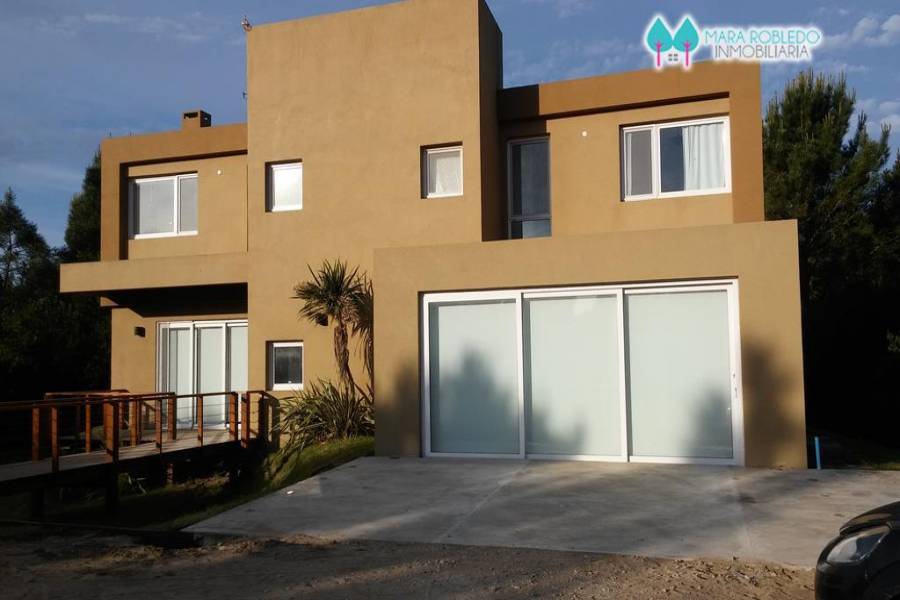 Costa Esmeralda,Buenos Aires,Argentina,6 Bedrooms Bedrooms,5 BathroomsBathrooms,Casas,GOLF 2 LOTE 290,5521