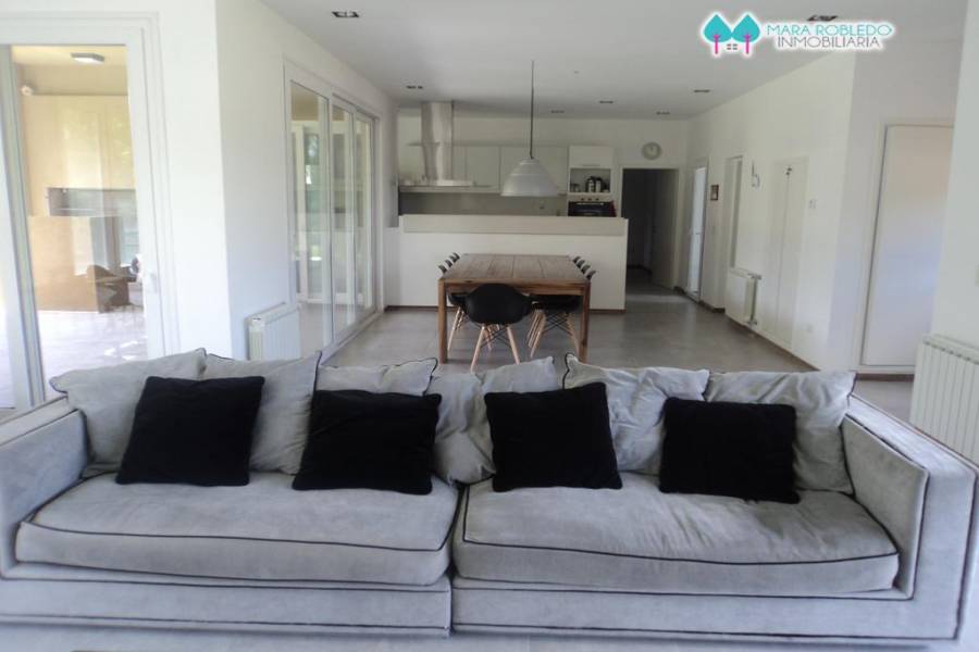 Costa Esmeralda,Buenos Aires,Argentina,6 Bedrooms Bedrooms,5 BathroomsBathrooms,Casas,GOLF 2 LOTE 290,5521