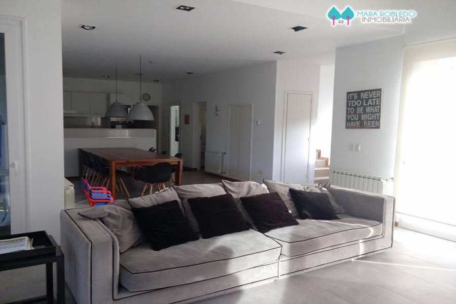 Costa Esmeralda,Buenos Aires,Argentina,6 Bedrooms Bedrooms,5 BathroomsBathrooms,Casas,GOLF 2 LOTE 290,5521