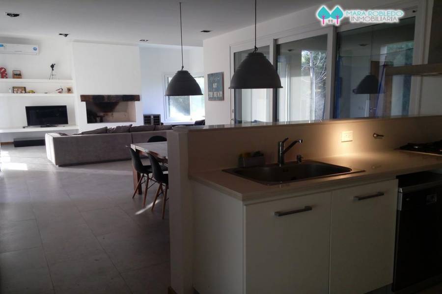 Costa Esmeralda,Buenos Aires,Argentina,6 Bedrooms Bedrooms,5 BathroomsBathrooms,Casas,GOLF 2 LOTE 290,5521