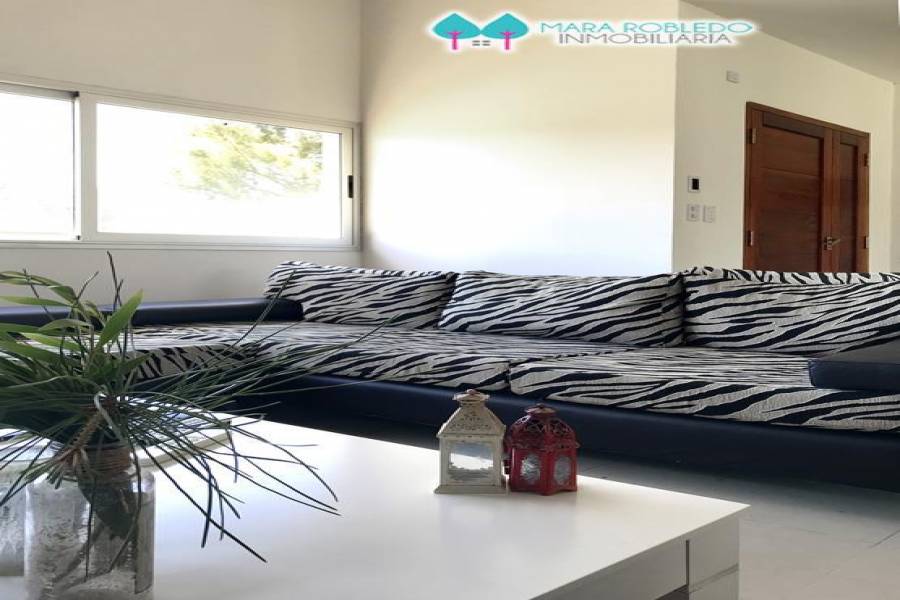 Costa Esmeralda,Buenos Aires,Argentina,4 Bedrooms Bedrooms,3 BathroomsBathrooms,Casas,GOLF 2 LOTE 370,5531