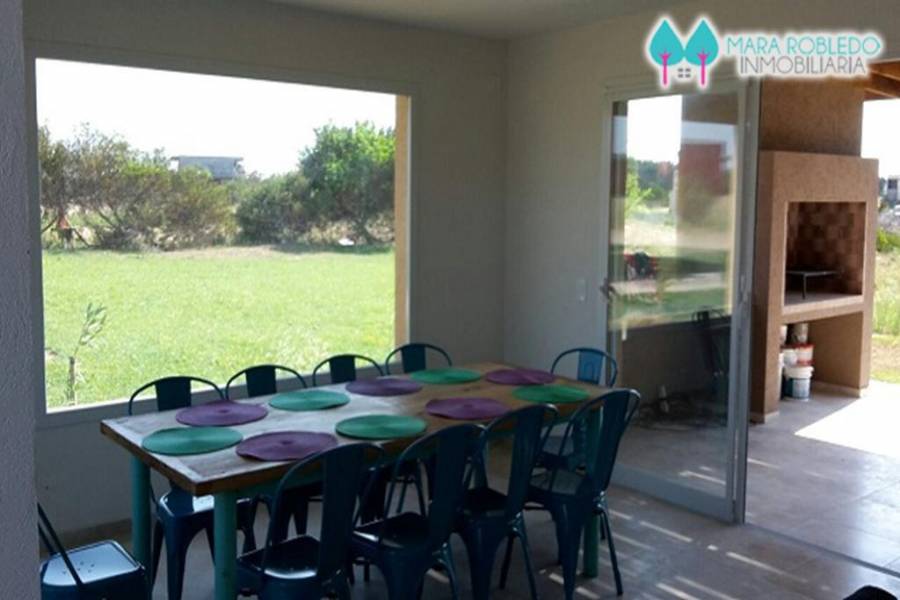 Costa Esmeralda,Buenos Aires,Argentina,4 Bedrooms Bedrooms,3 BathroomsBathrooms,Casas,GOLF 2 LOTE 518,5535