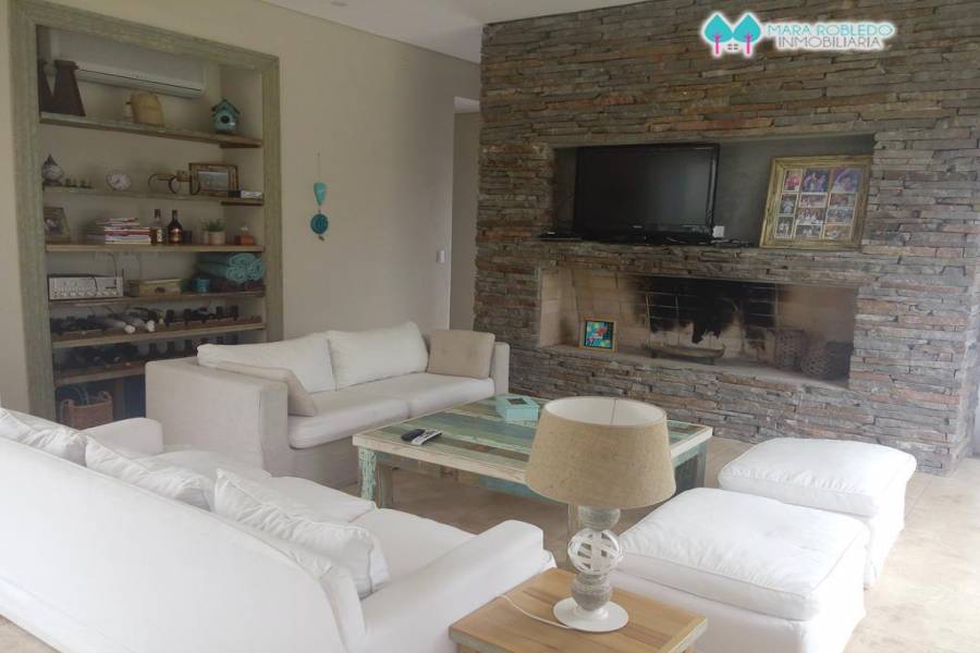 Costa Esmeralda,Buenos Aires,Argentina,4 Bedrooms Bedrooms,4 BathroomsBathrooms,Casas,GOLF 2 LOTE 579,5540