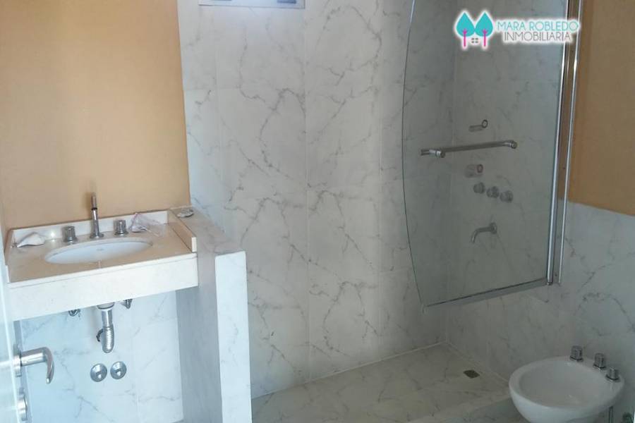 Costa Esmeralda,Buenos Aires,Argentina,4 Bedrooms Bedrooms,4 BathroomsBathrooms,Casas,GOLF 2 LOTE 640,5543