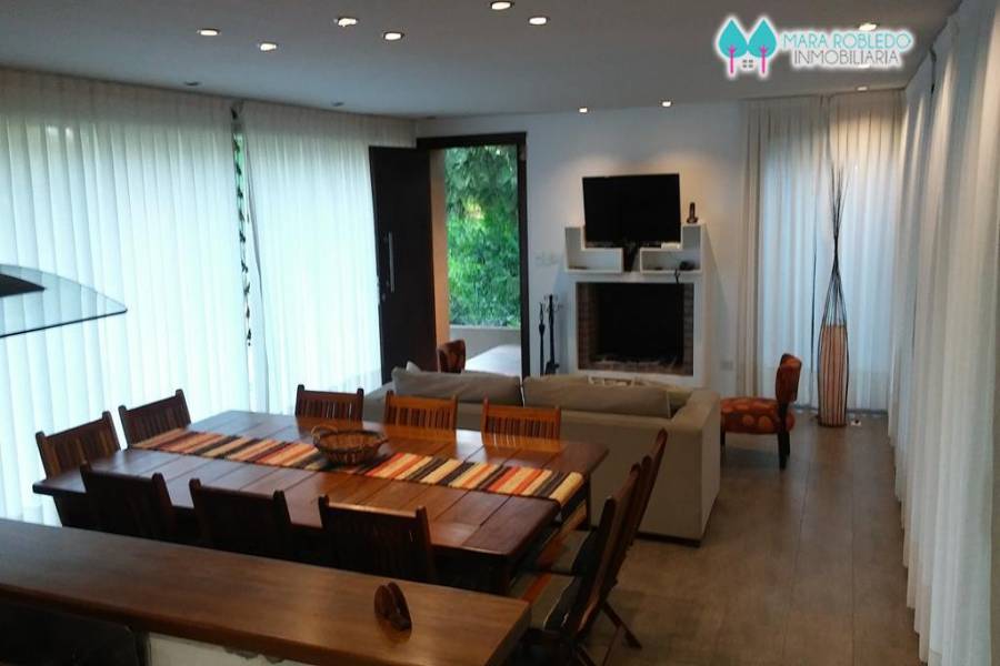 Costa Esmeralda,Buenos Aires,Argentina,4 Bedrooms Bedrooms,4 BathroomsBathrooms,Casas,RESIDENCIAL 1 # 334 ,5549