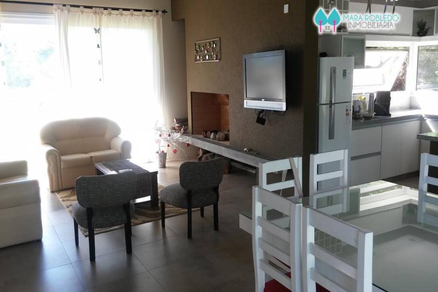 Costa Esmeralda,Buenos Aires,Argentina,4 Bedrooms Bedrooms,3 BathroomsBathrooms,Casas,RESIDENCIAL 1 LOTE 212,5556