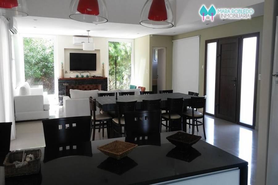 Costa Esmeralda,Buenos Aires,Argentina,5 Bedrooms Bedrooms,6 BathroomsBathrooms,Casas,RESIDENCIAL 1 LOTE 232,5559