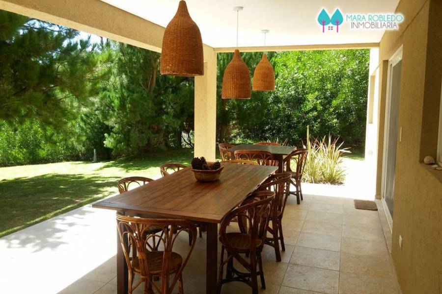 Costa Esmeralda,Buenos Aires,Argentina,5 Bedrooms Bedrooms,6 BathroomsBathrooms,Casas,RESIDENCIAL 1 LOTE 232,5559