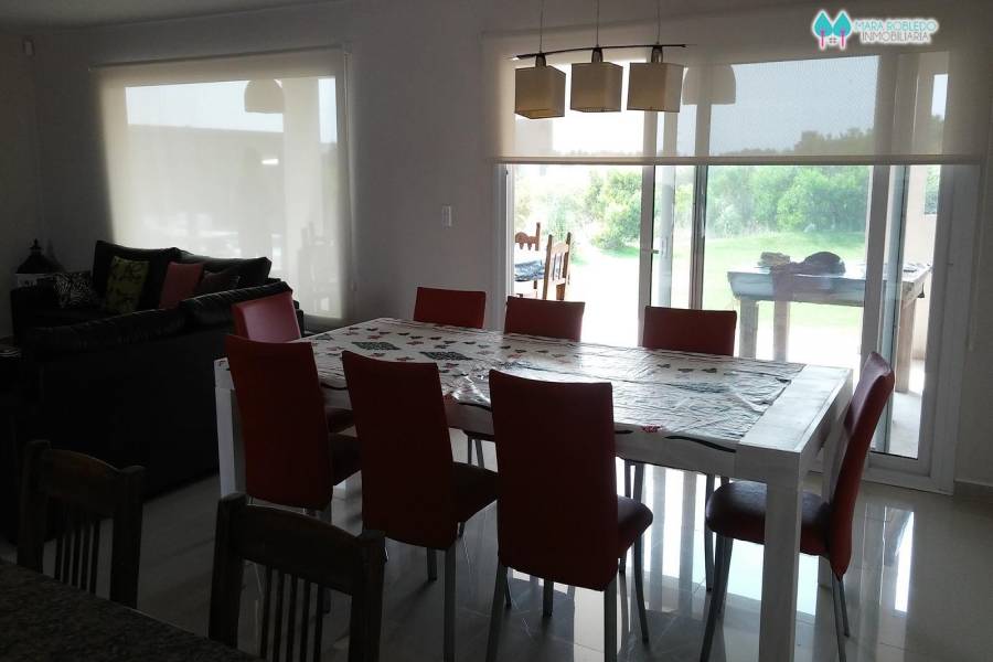 Costa Esmeralda,Buenos Aires,Argentina,3 Bedrooms Bedrooms,4 BathroomsBathrooms,Casas,RESIDENCIAL 1 LOTE 546,5571