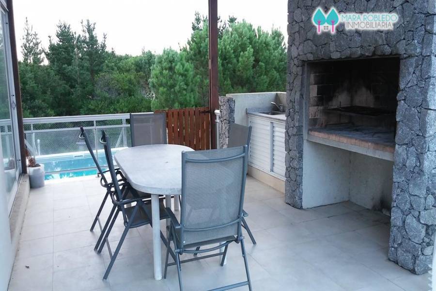 Costa Esmeralda,Buenos Aires,Argentina,4 Bedrooms Bedrooms,5 BathroomsBathrooms,Casas,RESIDENCIAL 1 LOTE 566,5573