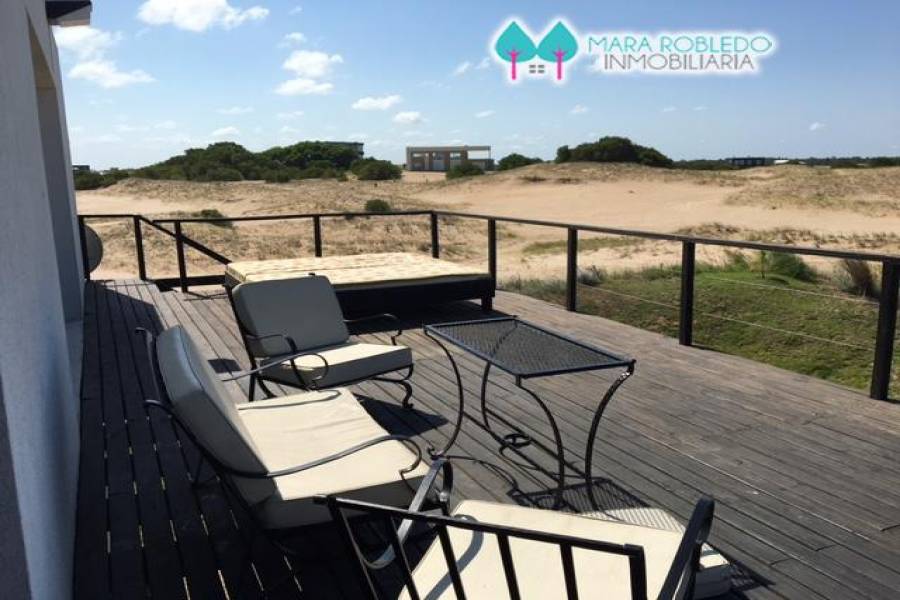 Costa Esmeralda,Buenos Aires,Argentina,4 Bedrooms Bedrooms,2 BathroomsBathrooms,Casas,RESIDENCIAL 1 LOTE 645,5581