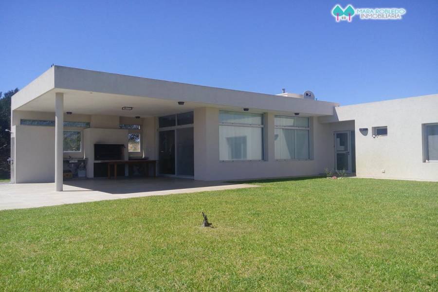 Costa Esmeralda,Buenos Aires,Argentina,3 Bedrooms Bedrooms,2 BathroomsBathrooms,Casas,RESIDENCIAL 1 LOTE 657,5585