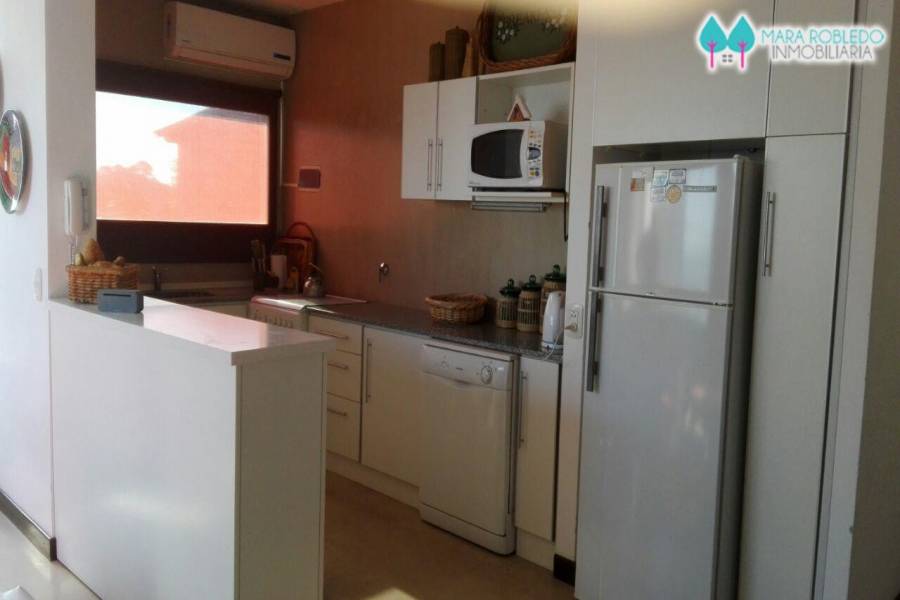 Pinamar,Buenos Aires,Argentina,2 Bedrooms Bedrooms,1 BañoBathrooms,Apartamentos,ALMEJAS 20 2° PISO,5619