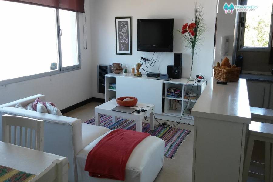Pinamar,Buenos Aires,Argentina,2 Bedrooms Bedrooms,1 BañoBathrooms,Apartamentos,ALMEJAS 20 2° PISO,5619