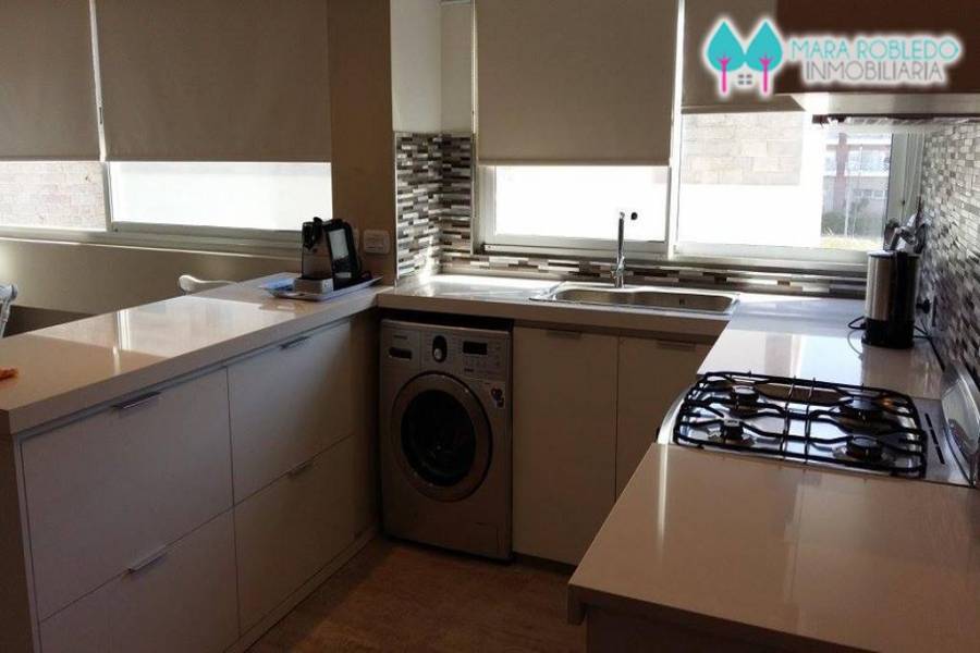 Pinamar,Buenos Aires,Argentina,3 Bedrooms Bedrooms,2 BathroomsBathrooms,Apartamentos,AV DEL MAR 200,5628