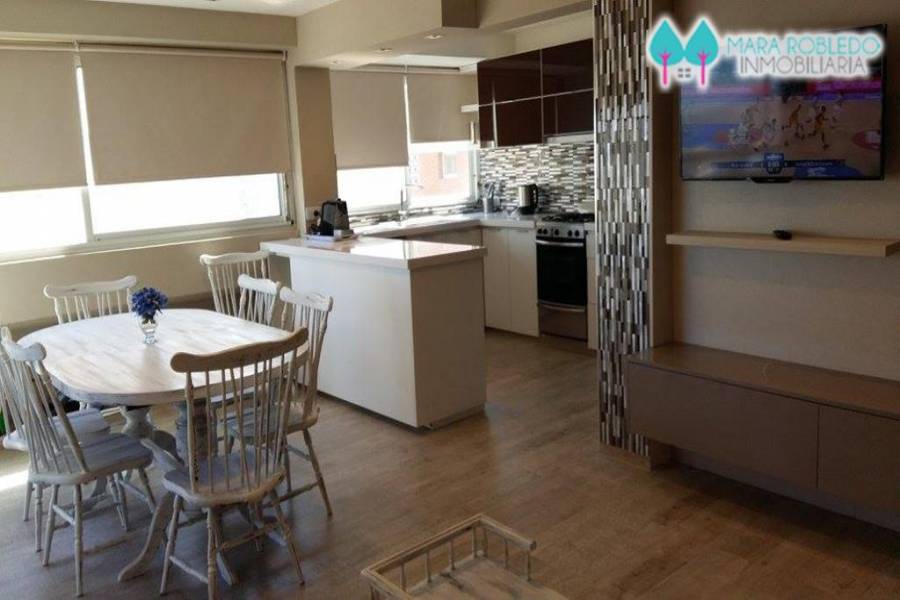 Pinamar,Buenos Aires,Argentina,3 Bedrooms Bedrooms,2 BathroomsBathrooms,Apartamentos,AV DEL MAR 200,5628