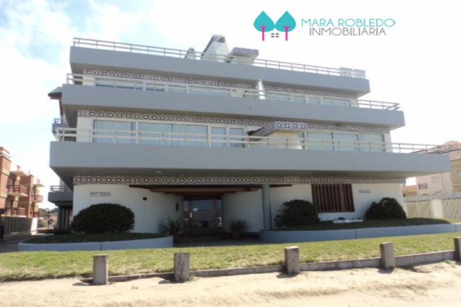 Pinamar,Buenos Aires,Argentina,3 Bedrooms Bedrooms,2 BathroomsBathrooms,Apartamentos,AV DEL MAR 200,5628
