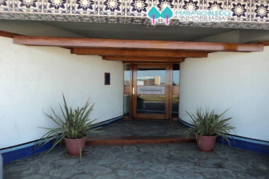 Pinamar,Buenos Aires,Argentina,3 Bedrooms Bedrooms,2 BathroomsBathrooms,Apartamentos,AV DEL MAR 200,5628