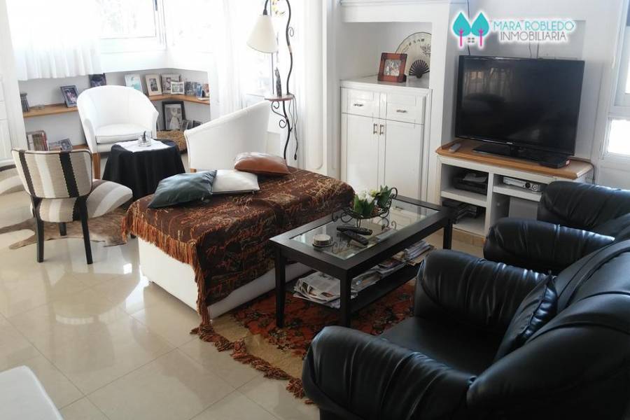 Pinamar,Buenos Aires,Argentina,3 Bedrooms Bedrooms,2 BathroomsBathrooms,Apartamentos,AV. BUNGE 17 PISO 3°,5642