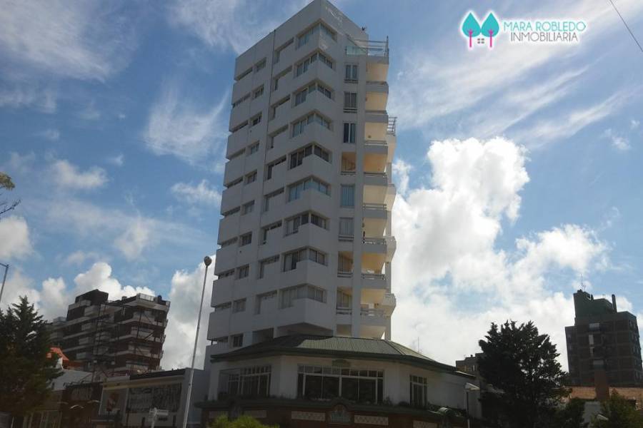 Pinamar,Buenos Aires,Argentina,3 Bedrooms Bedrooms,2 BathroomsBathrooms,Apartamentos,AV. BUNGE 17 PISO 3°,5642