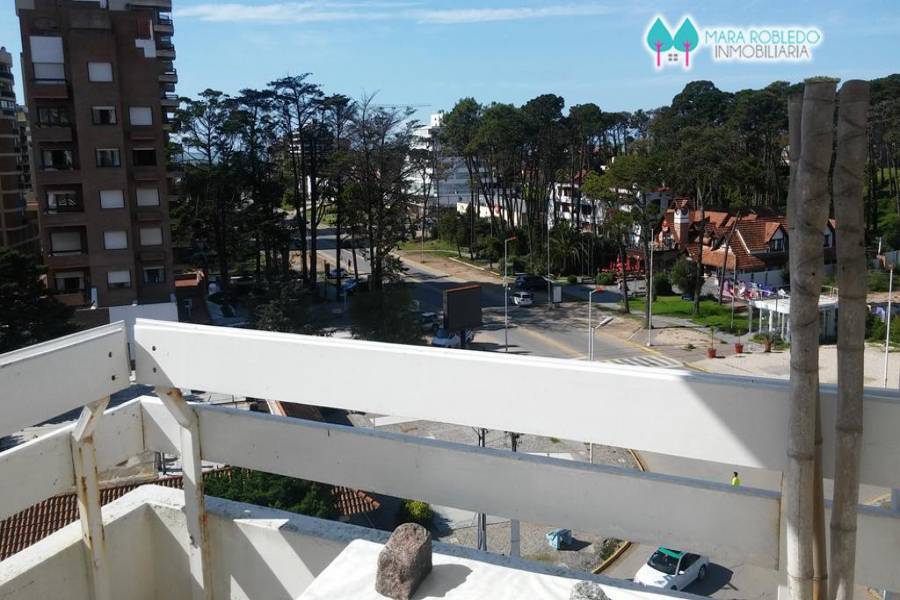 Pinamar,Buenos Aires,Argentina,3 Bedrooms Bedrooms,2 BathroomsBathrooms,Apartamentos,AV. BUNGE 17 PISO 3°,5642