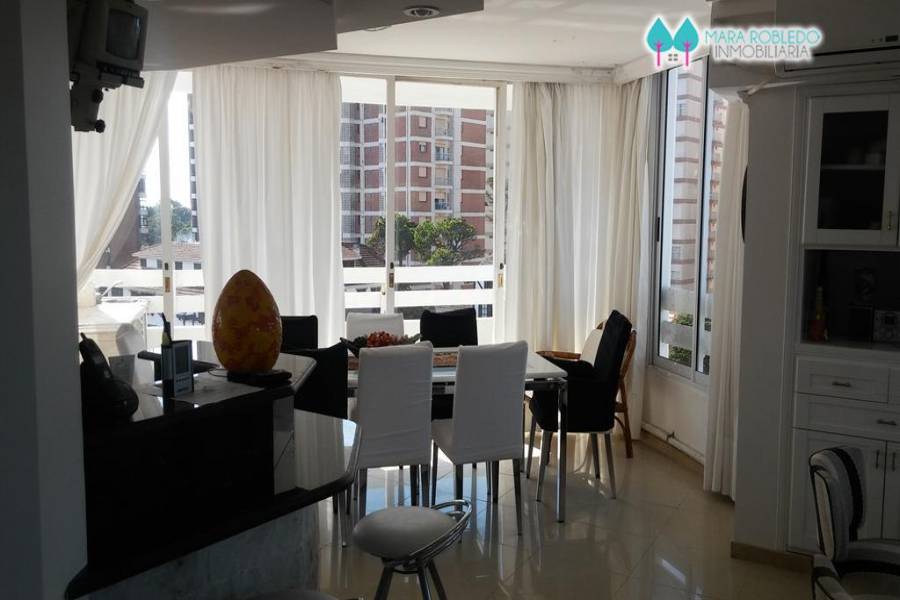 Pinamar,Buenos Aires,Argentina,3 Bedrooms Bedrooms,2 BathroomsBathrooms,Apartamentos,AV. BUNGE 17 PISO 3°,5642