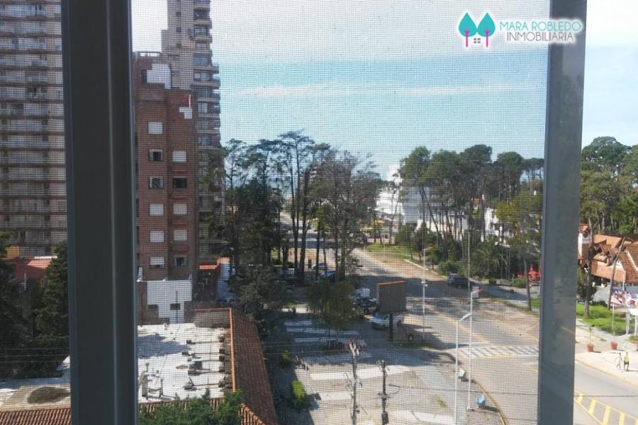 Pinamar,Buenos Aires,Argentina,3 Bedrooms Bedrooms,2 BathroomsBathrooms,Apartamentos,AV. BUNGE 17 PISO 3°,5642