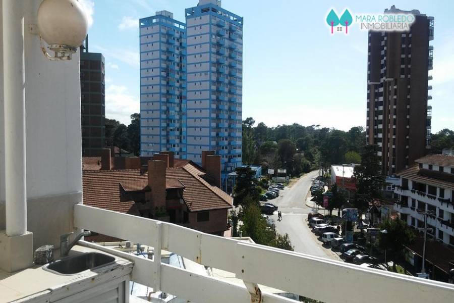 Pinamar,Buenos Aires,Argentina,3 Bedrooms Bedrooms,2 BathroomsBathrooms,Apartamentos,AV. BUNGE 17 PISO 3°,5642