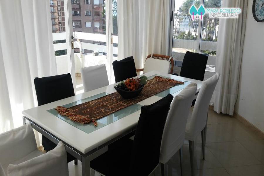 Pinamar,Buenos Aires,Argentina,3 Bedrooms Bedrooms,2 BathroomsBathrooms,Apartamentos,AV. BUNGE 17 PISO 3°,5642