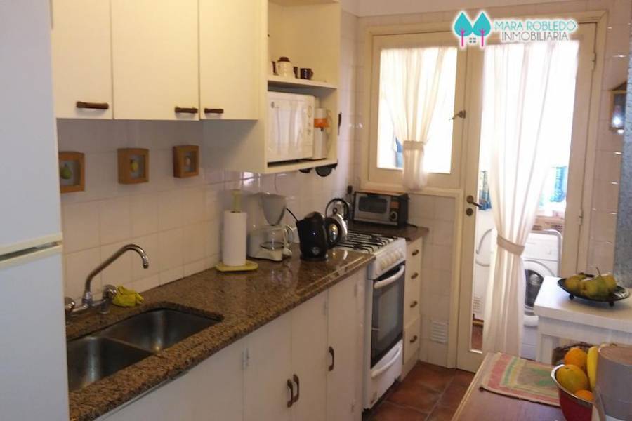 Pinamar,Buenos Aires,Argentina,2 Bedrooms Bedrooms,2 BathroomsBathrooms,Apartamentos,AV. MAR 2100 DPTO 14,5644