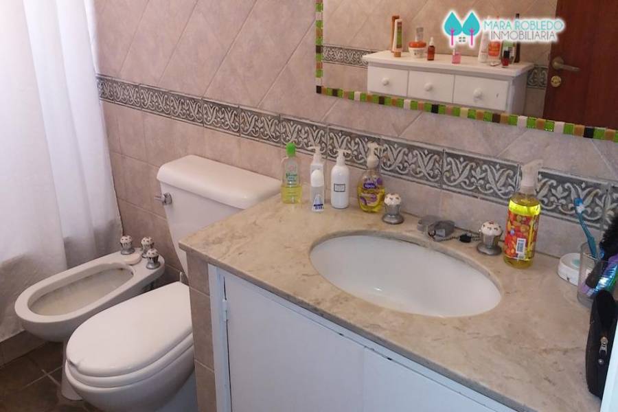 Pinamar,Buenos Aires,Argentina,2 Bedrooms Bedrooms,2 BathroomsBathrooms,Apartamentos,AV. MAR 2100 DPTO 14,5644