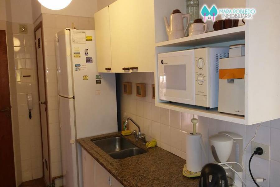 Pinamar,Buenos Aires,Argentina,2 Bedrooms Bedrooms,2 BathroomsBathrooms,Apartamentos,AV. MAR 2100 DPTO 14,5644