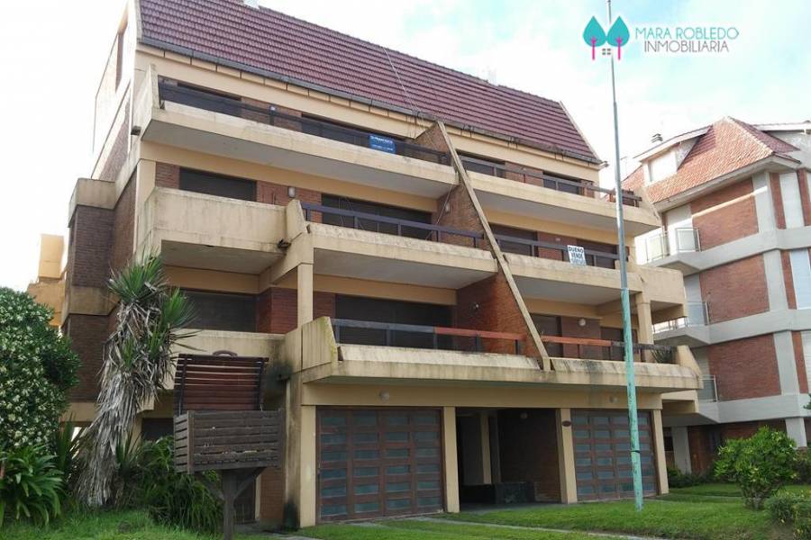 Pinamar,Buenos Aires,Argentina,2 Bedrooms Bedrooms,2 BathroomsBathrooms,Apartamentos,AV. MAR 2100 DPTO 14,5644