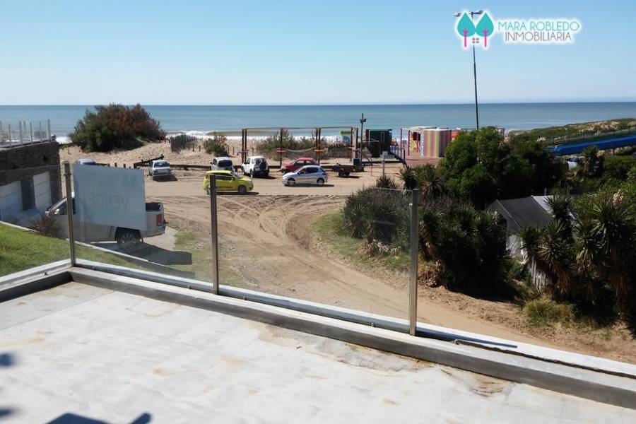 Pinamar,Buenos Aires,Argentina,3 Bedrooms Bedrooms,2 BathroomsBathrooms,Apartamentos,CARACOL 1° PISO AL MAR,5650