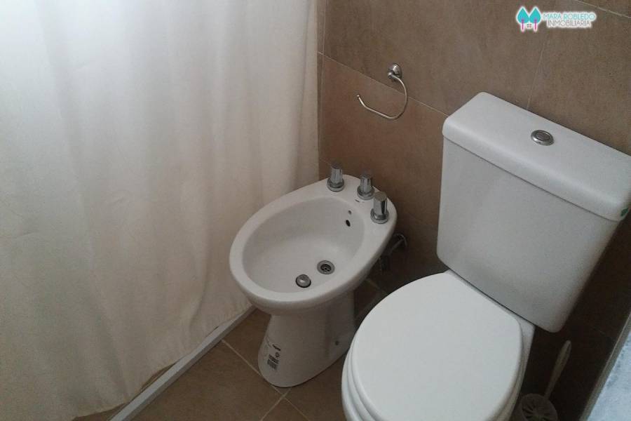 Pinamar,Buenos Aires,Argentina,2 Bedrooms Bedrooms,2 BathroomsBathrooms,Apartamentos,DEL CAZON ,5678