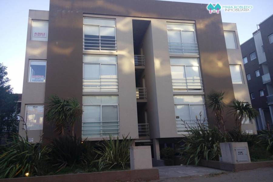 Pinamar,Buenos Aires,Argentina,2 Bedrooms Bedrooms,1 BañoBathrooms,Casas,EOLO ,2,5689