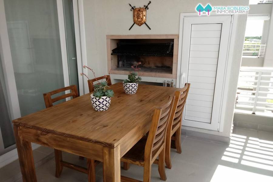 Pinamar,Buenos Aires,Argentina,4 Bedrooms Bedrooms,3 BathroomsBathrooms,Apartamentos,GOLF 2G,5693