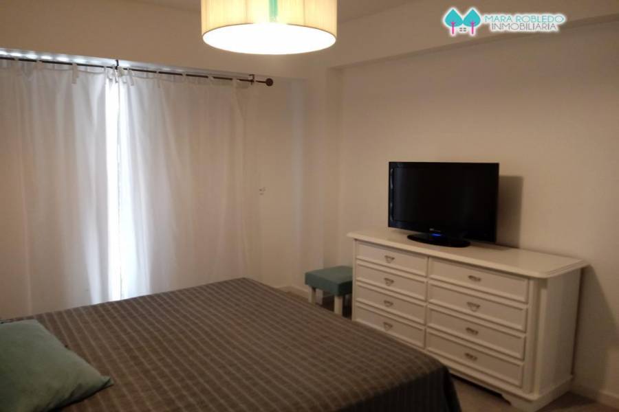 Pinamar,Buenos Aires,Argentina,4 Bedrooms Bedrooms,3 BathroomsBathrooms,Apartamentos,GOLF 2G,5693