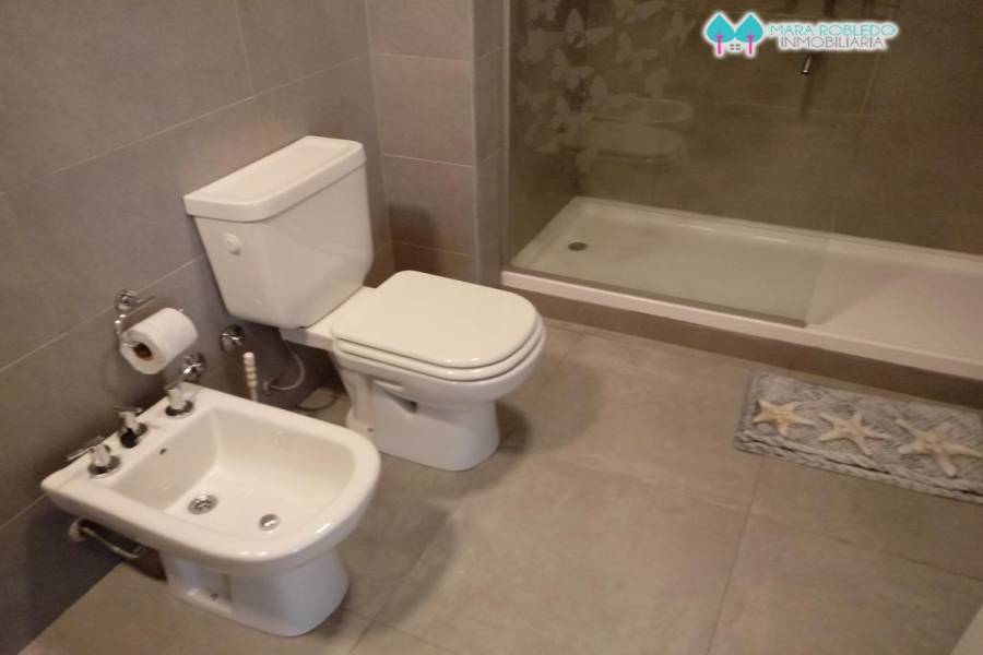 Pinamar,Buenos Aires,Argentina,4 Bedrooms Bedrooms,3 BathroomsBathrooms,Apartamentos,GOLF 2G,5693