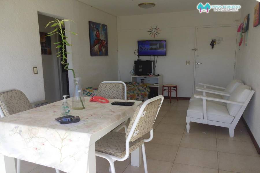 Pinamar,Buenos Aires,Argentina,2 Bedrooms Bedrooms,1 BañoBathrooms,Apartamentos,JASON ,5697