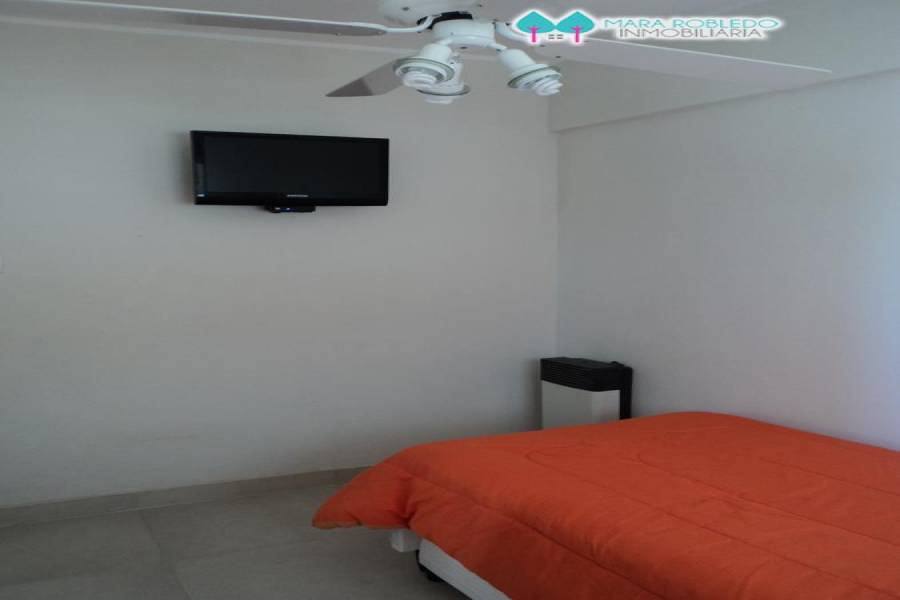 Pinamar,Buenos Aires,Argentina,2 Bedrooms Bedrooms,1 BañoBathrooms,Apartamentos,TRITONES ,1,5720