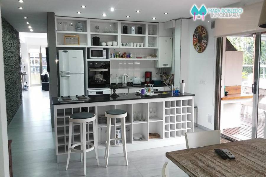 Pinamar,Buenos Aires,Argentina,2 Bedrooms Bedrooms,2 BathroomsBathrooms,Apartamentos,AV BUNGE,5733