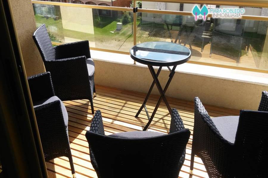 Pinamar,Buenos Aires,Argentina,2 Bedrooms Bedrooms,2 BathroomsBathrooms,Apartamentos,AV BUNGE,5735