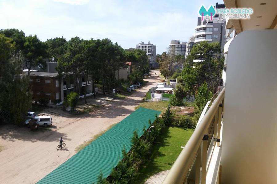 Pinamar,Buenos Aires,Argentina,2 Bedrooms Bedrooms,2 BathroomsBathrooms,Apartamentos,AV BUNGE,5735