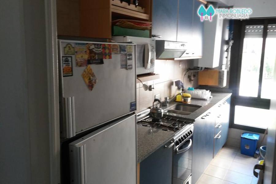 Pinamar,Buenos Aires,Argentina,4 Bedrooms Bedrooms,3 BathroomsBathrooms,Apartamentos,AV. MAR ,5744