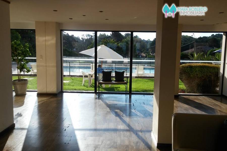 Pinamar,Buenos Aires,Argentina,4 Bedrooms Bedrooms,3 BathroomsBathrooms,Apartamentos,AV. MAR ,5744